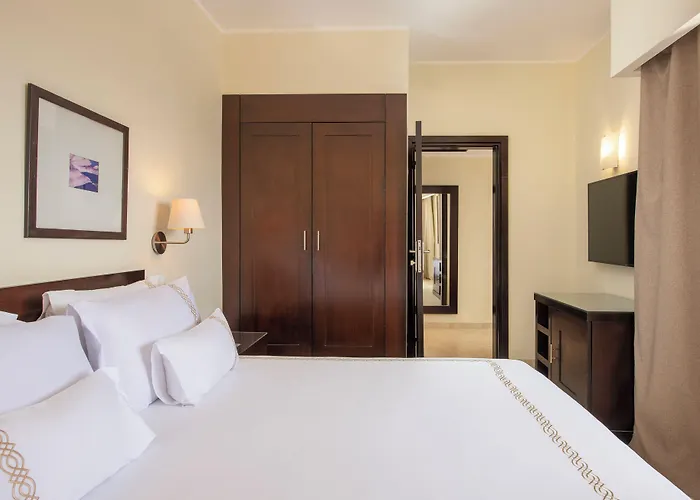 אתר נופש Arabesque Resort, &